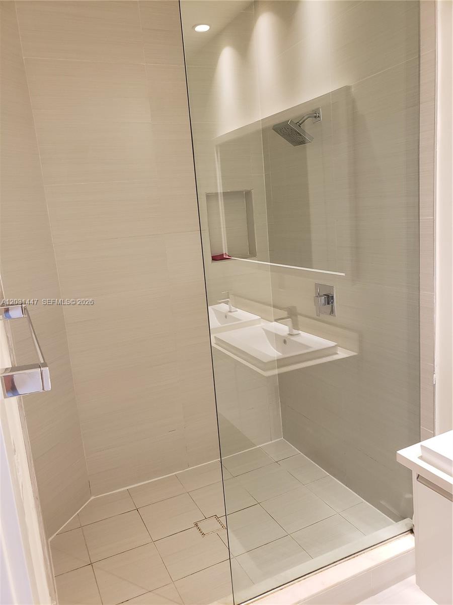 LANDMARK AT DORAL CONDO - Residential Lease