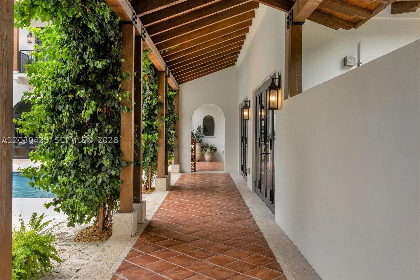 CORAL GABLES RIVIERA SEC - Residential