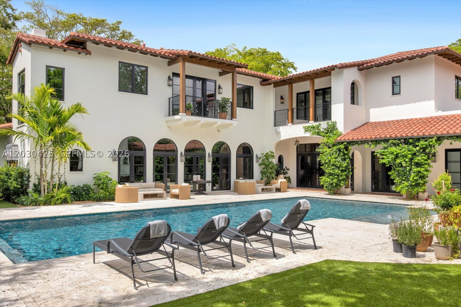 CORAL GABLES RIVIERA SEC - Residential
