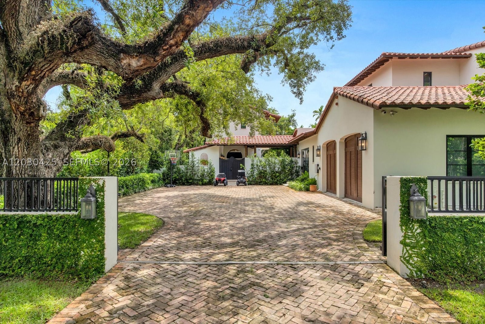 CORAL GABLES RIVIERA SEC - Residential