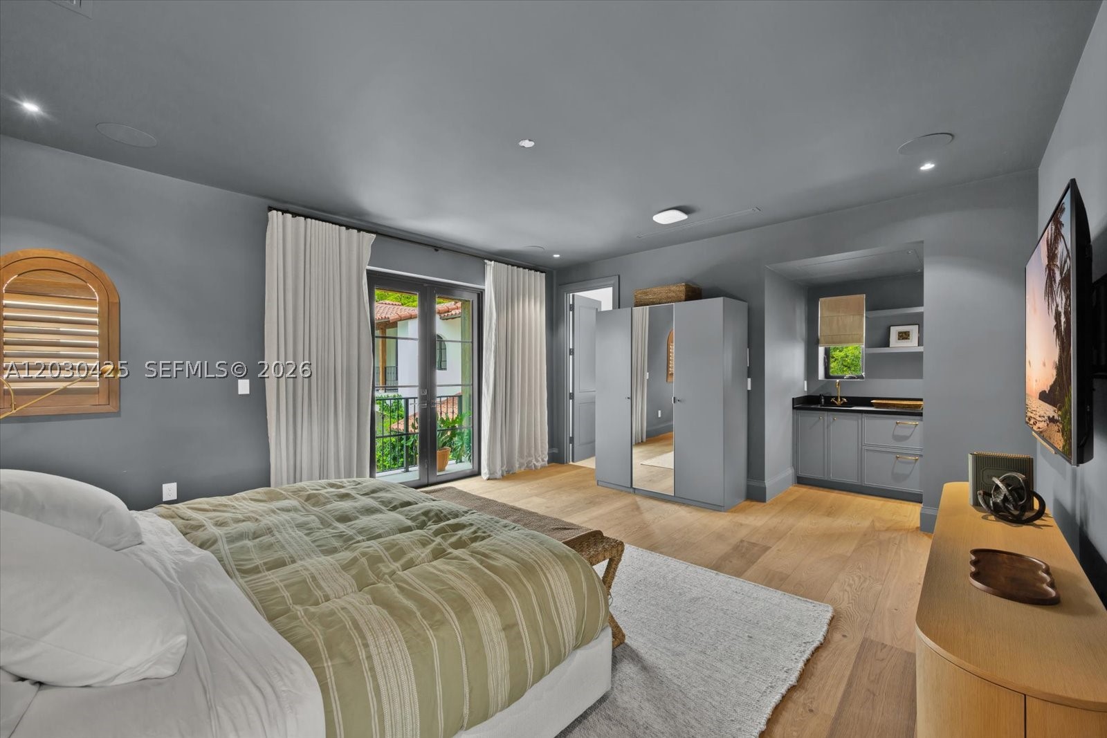CORAL GABLES RIVIERA SEC - Residential