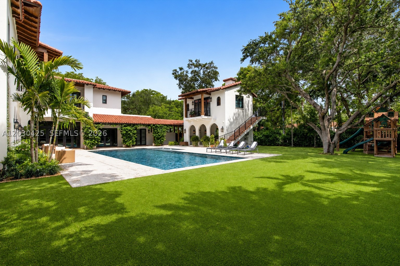 CORAL GABLES RIVIERA SEC - Residential
