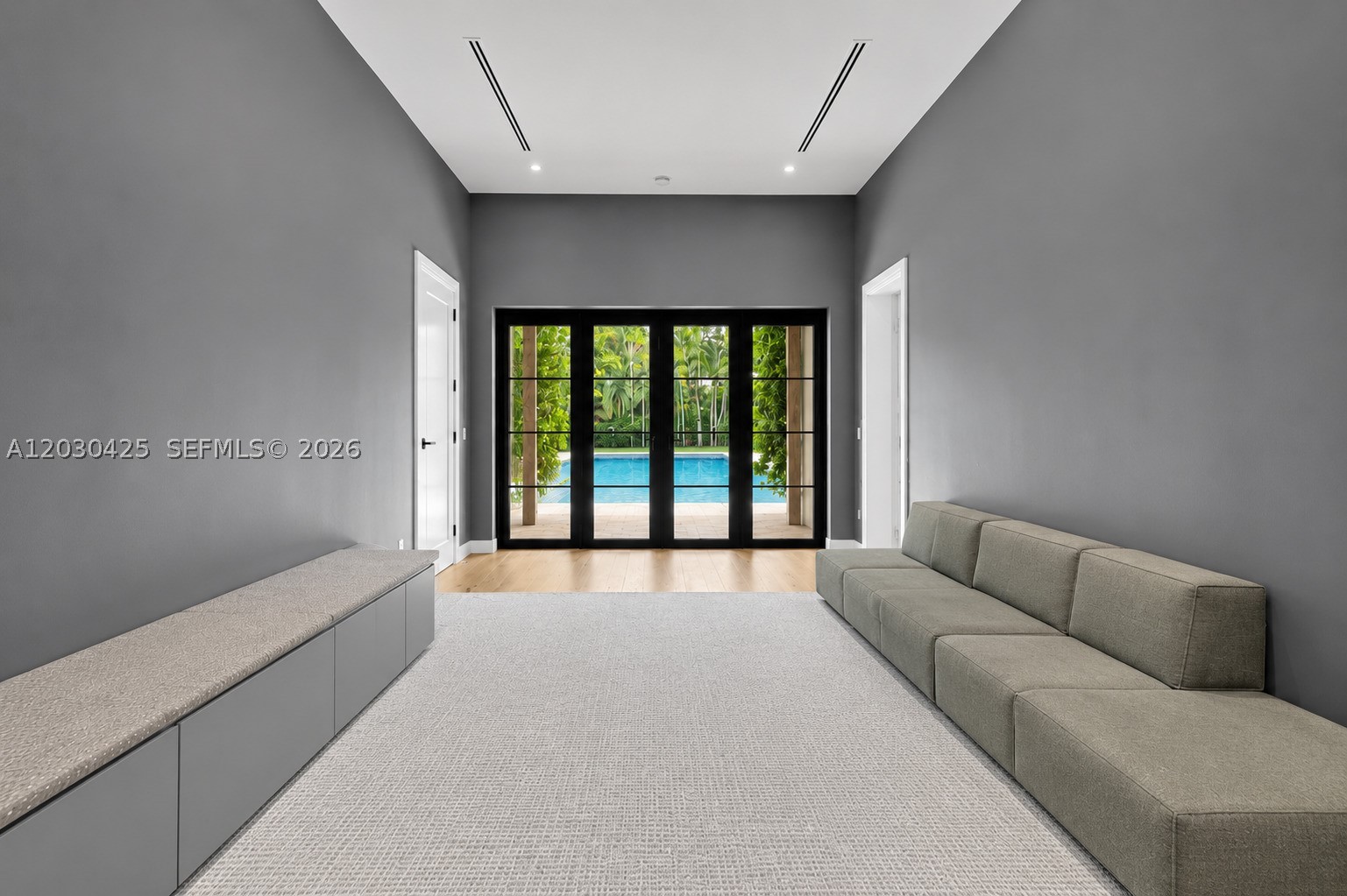 CORAL GABLES RIVIERA SEC - Residential