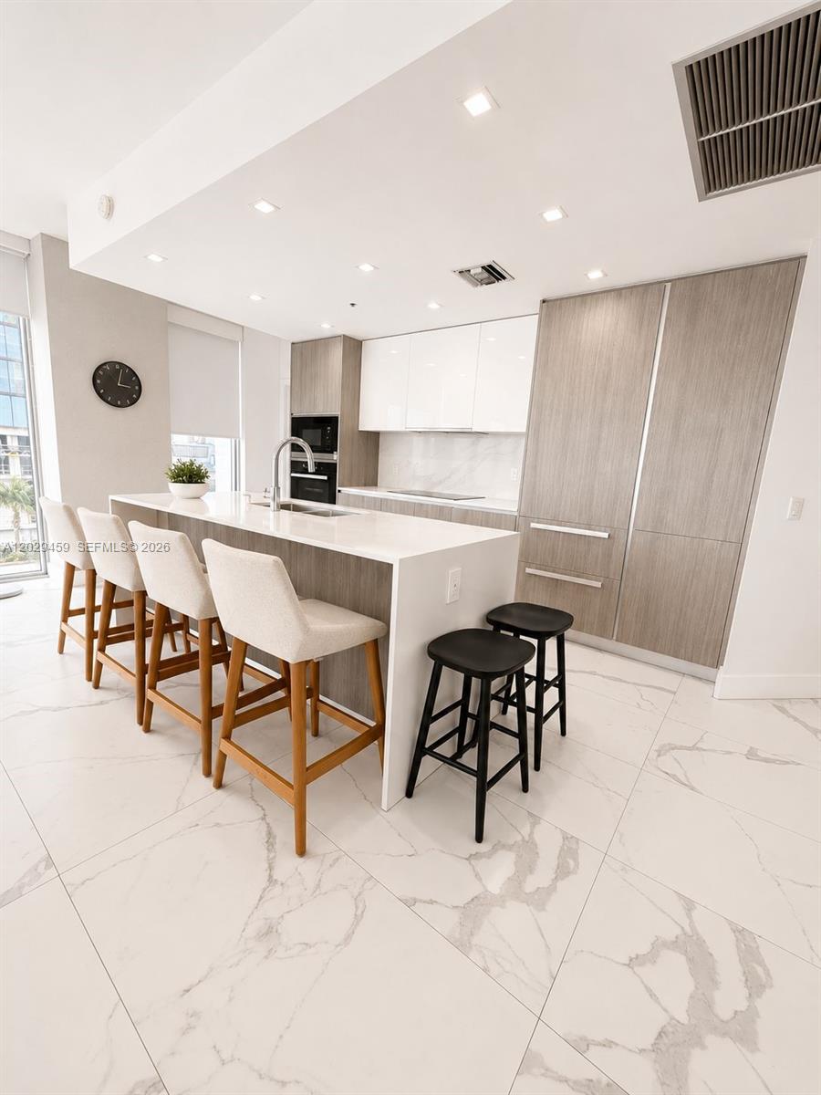 BISCAYNE BEACH CONDO - Residential Lease