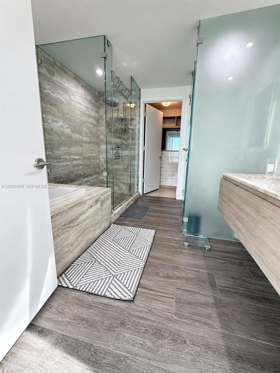 BISCAYNE BEACH CONDO - Residential Lease