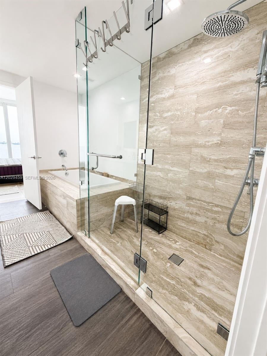 BISCAYNE BEACH CONDO - Residential Lease