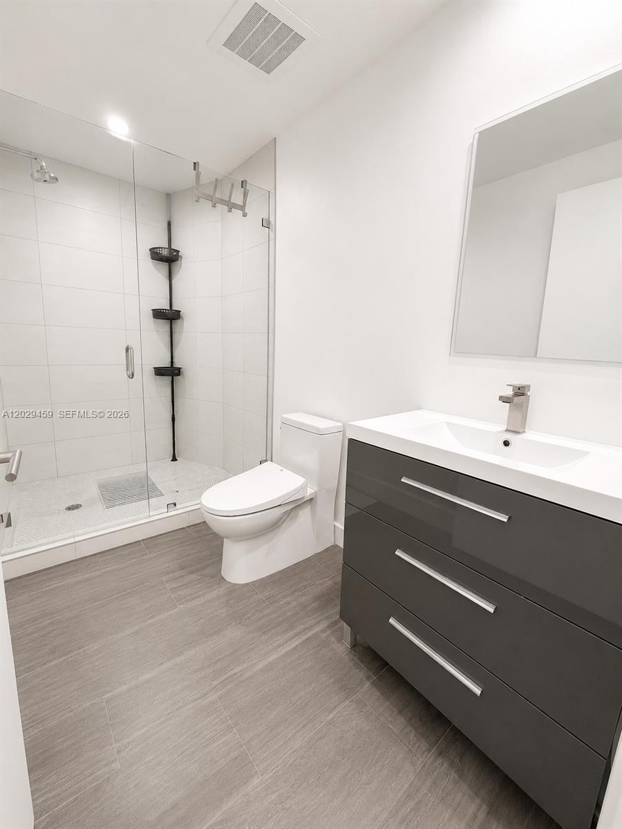 BISCAYNE BEACH CONDO - Residential Lease