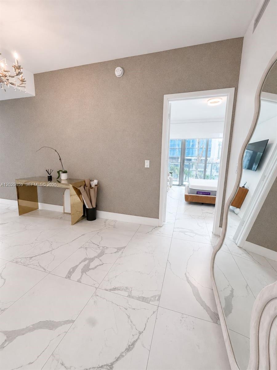 BISCAYNE BEACH CONDO - Residential Lease