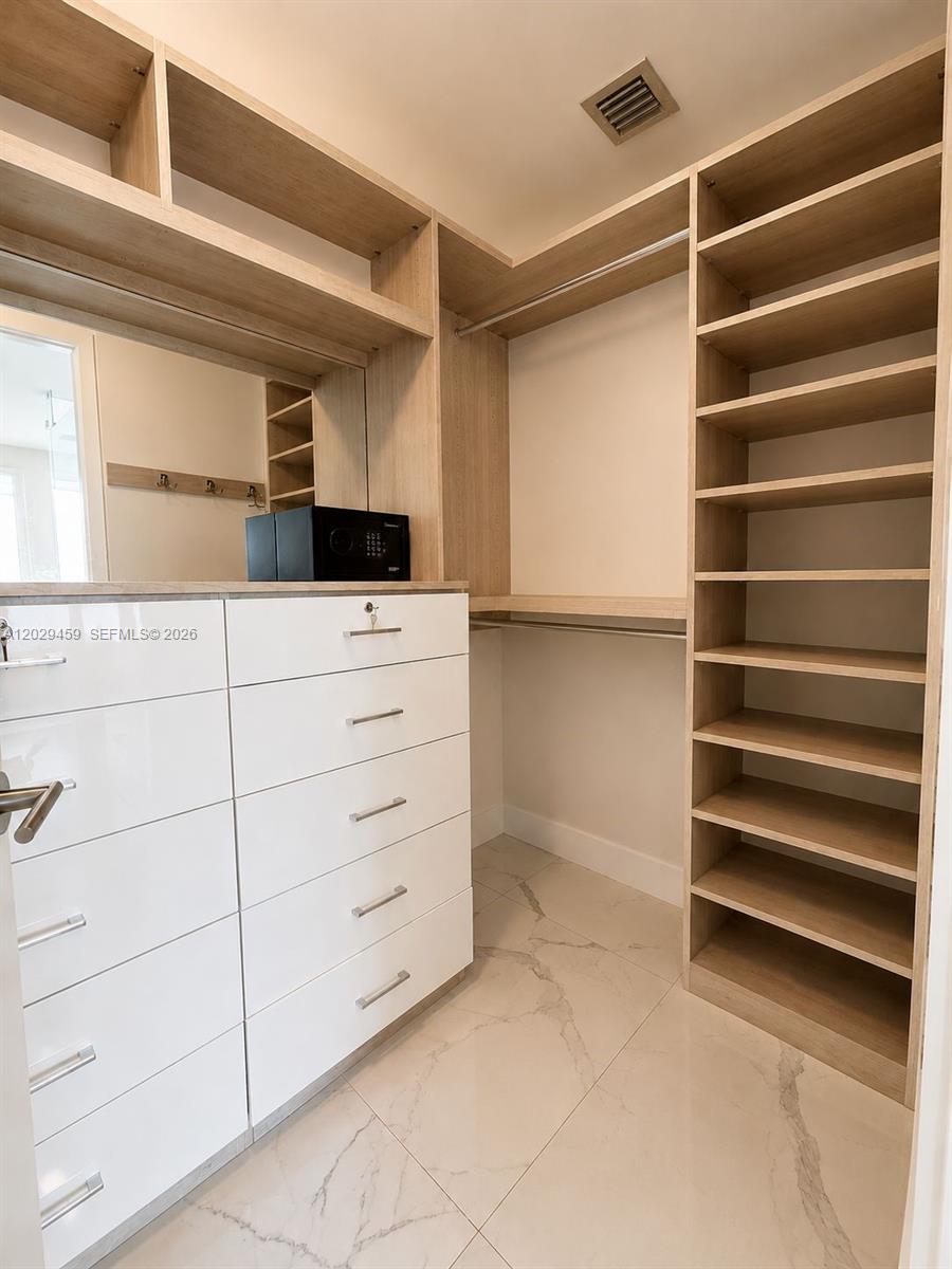 BISCAYNE BEACH CONDO - Residential Lease
