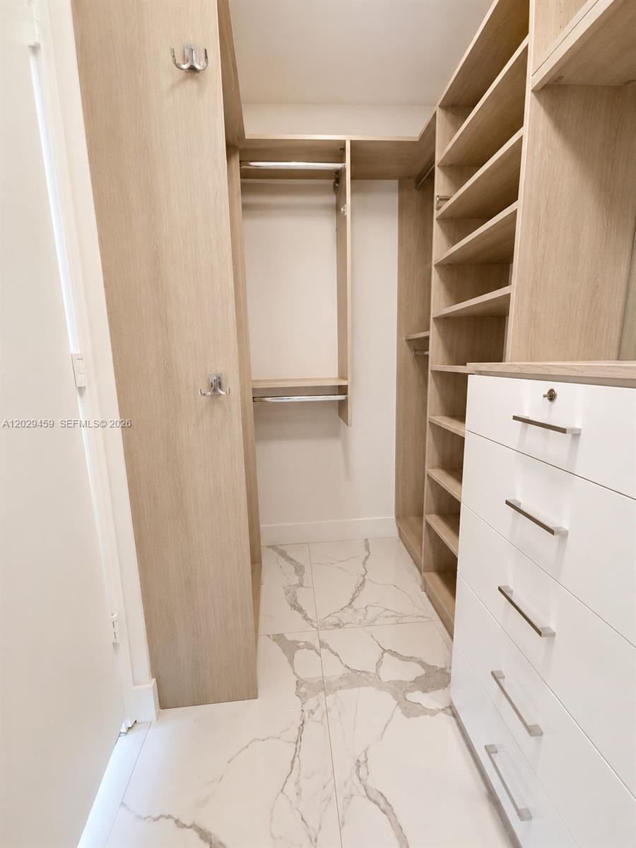 BISCAYNE BEACH CONDO - Residential Lease