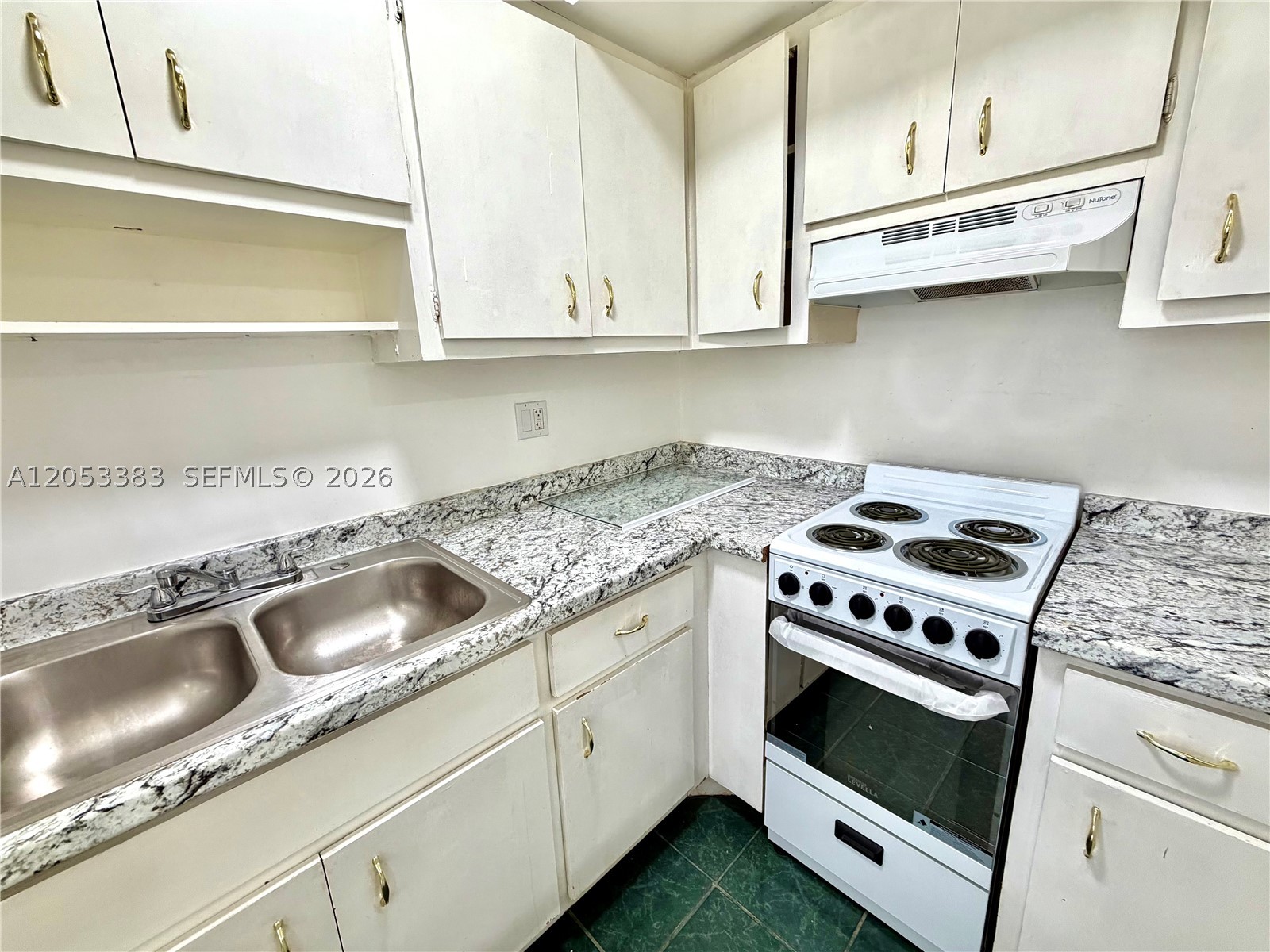 EVERGLADE LAND SALES CO - Residential Lease