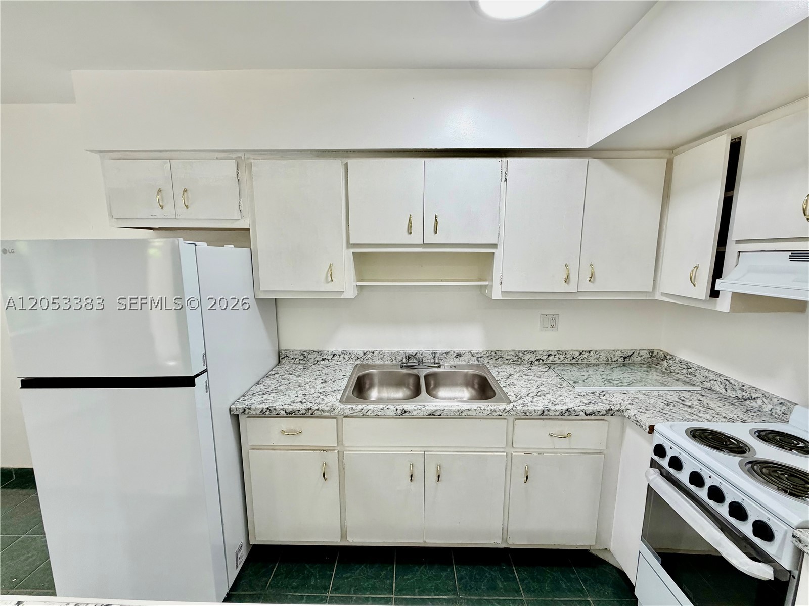 EVERGLADE LAND SALES CO - Residential Lease