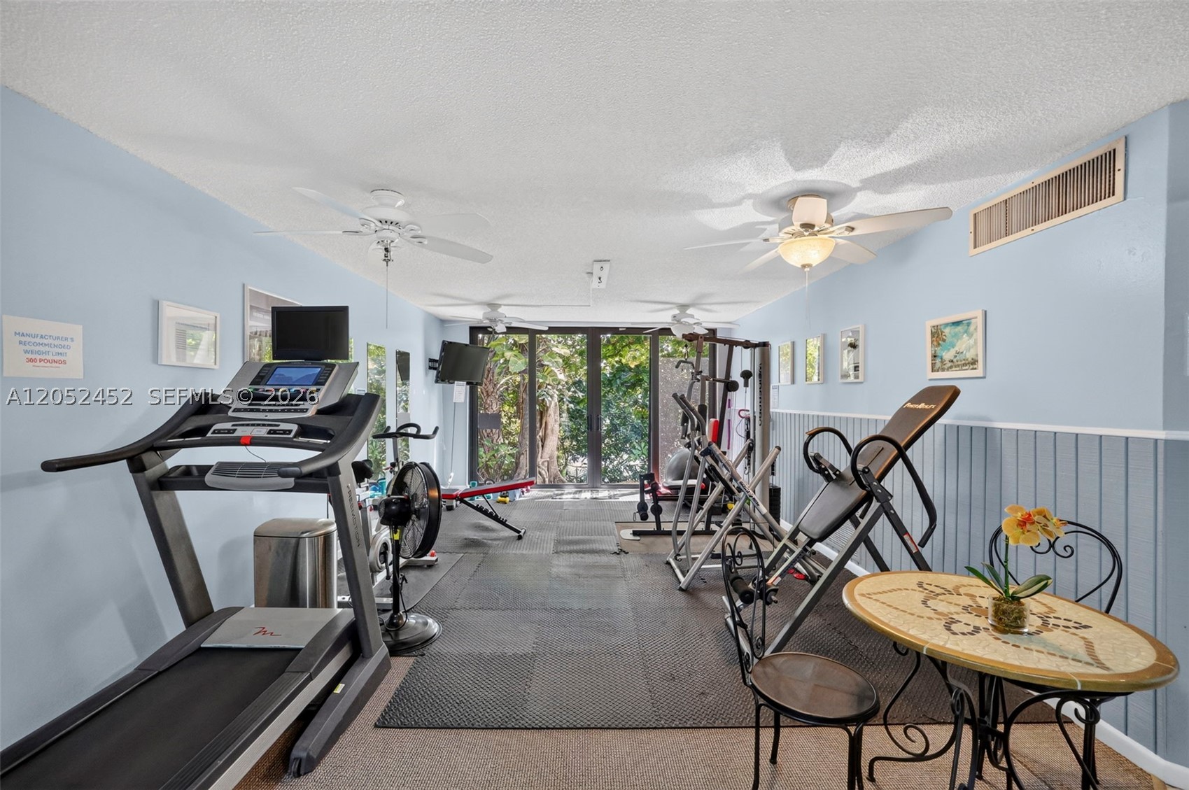 WOODS CONDO - Residential