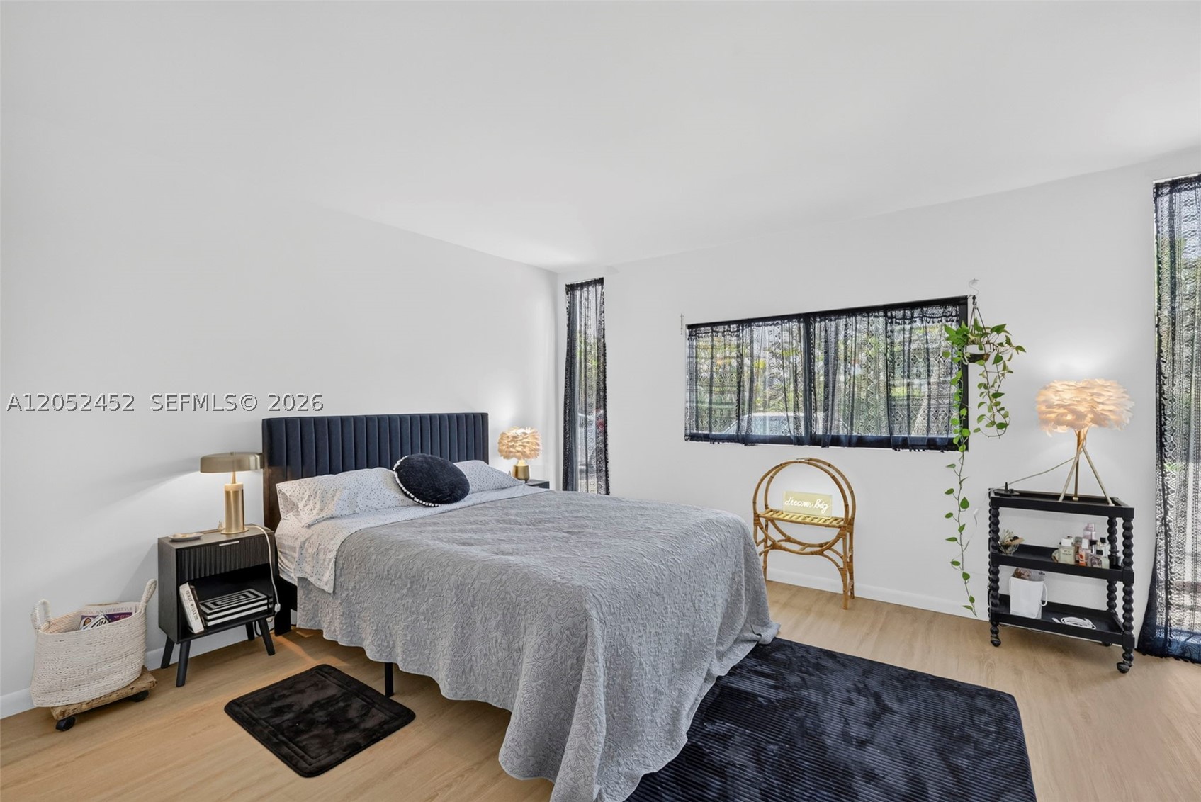 WOODS CONDO - Residential
