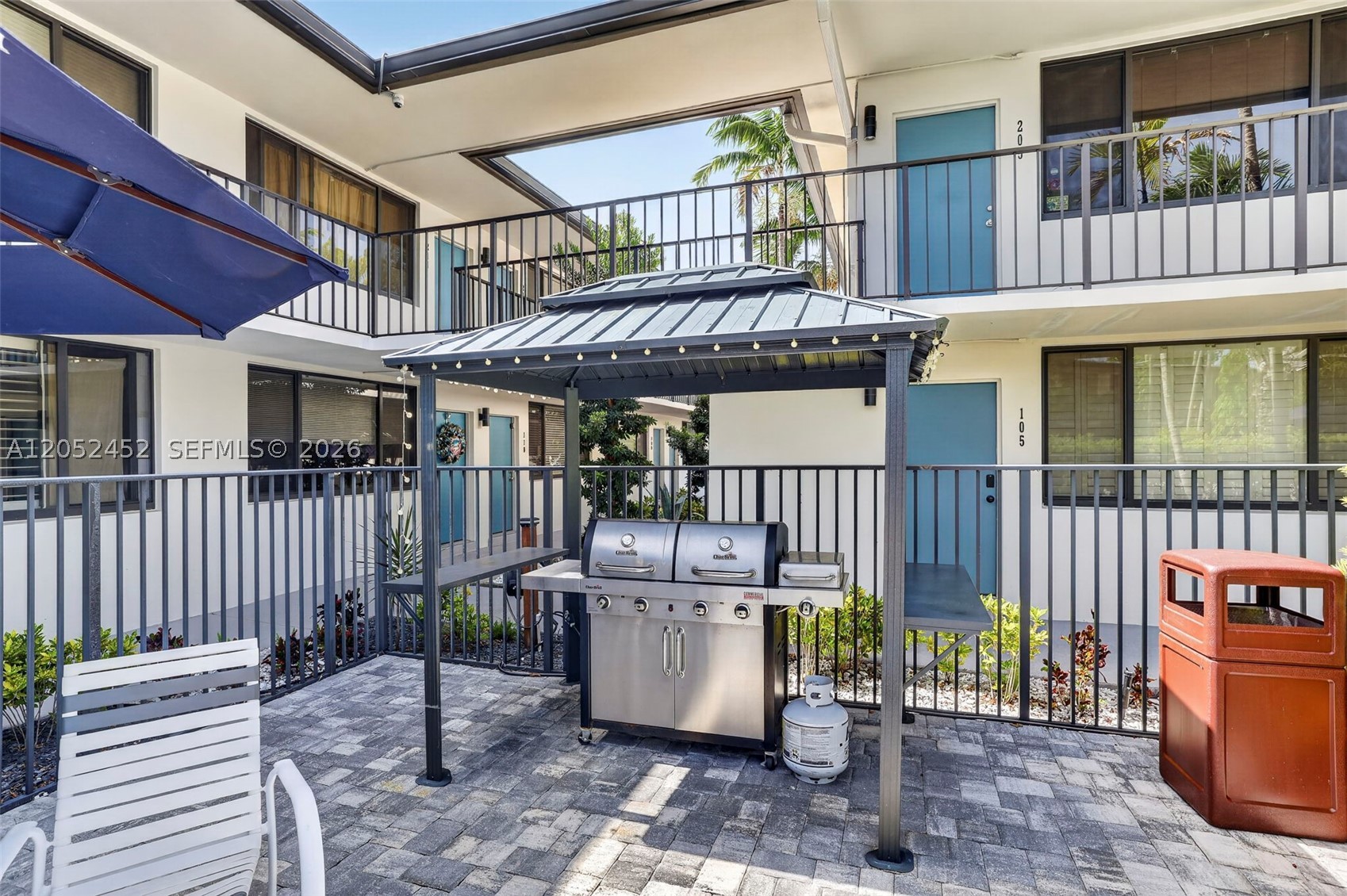 WOODS CONDO - Residential