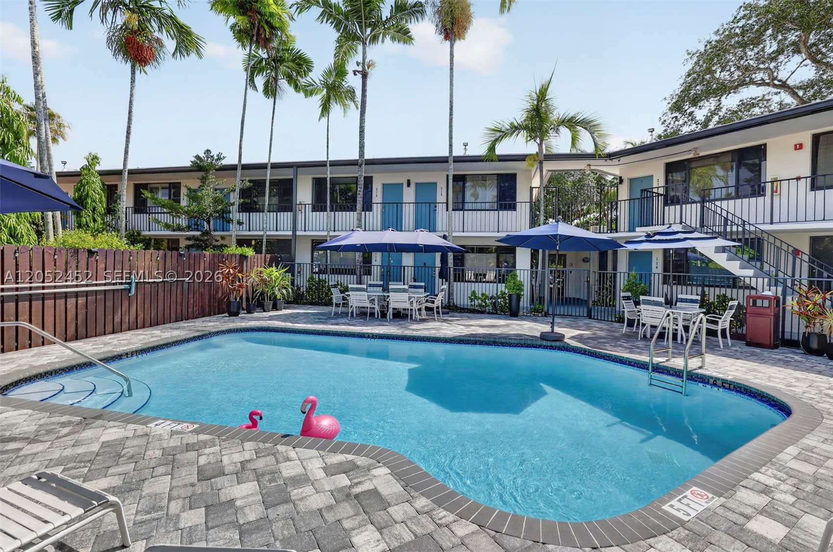 WOODS CONDO - Residential