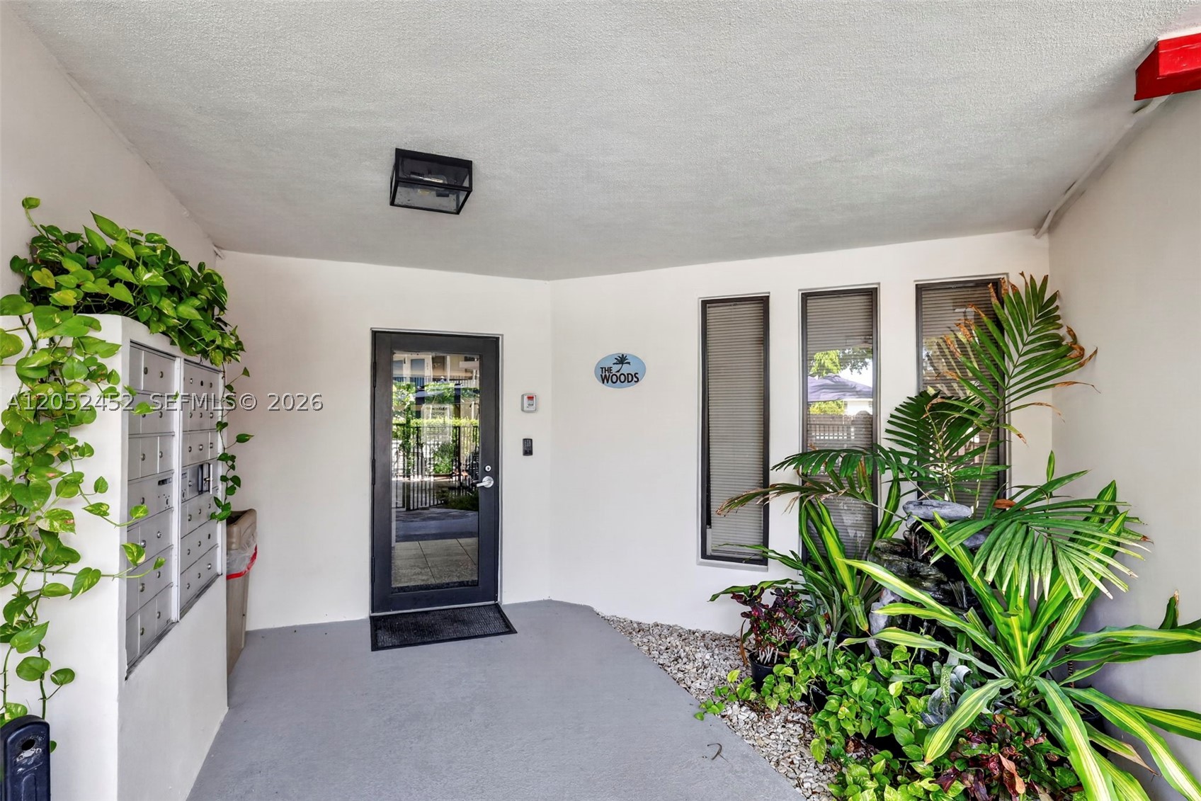 WOODS CONDO - Residential