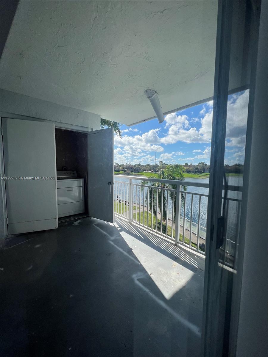 LE CLUB AT OLD CUTLER CON - Residential Lease