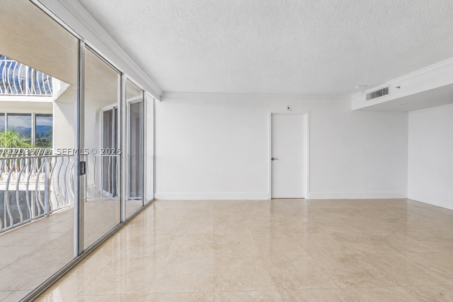 THE GRANDVIEW PALACE COND - Residential Lease