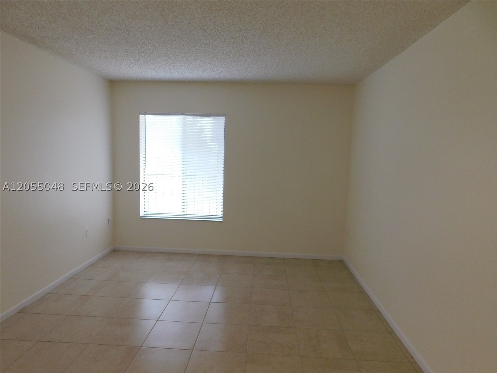 THE HORIZONS CONDO #5 - Residential Lease