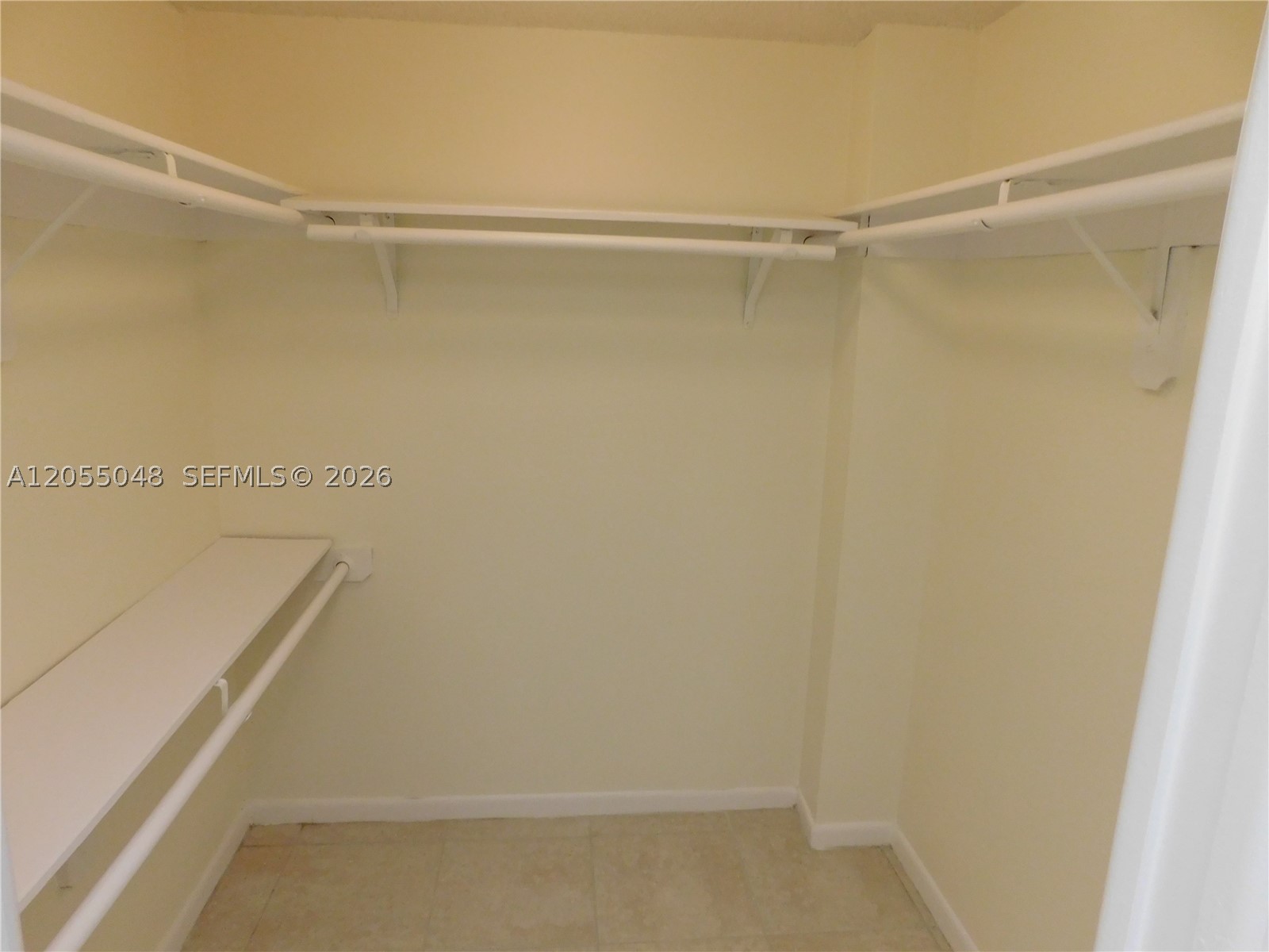 THE HORIZONS CONDO #5 - Residential Lease