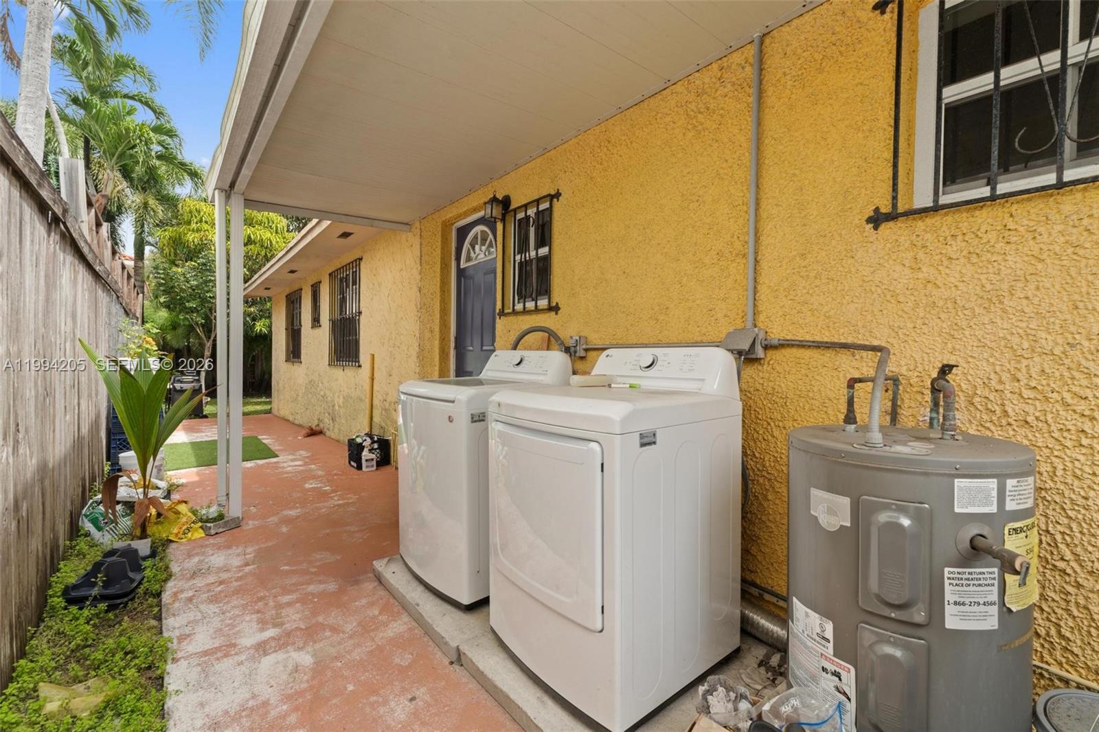 BISCAYNE REALTY COS - Residential Income