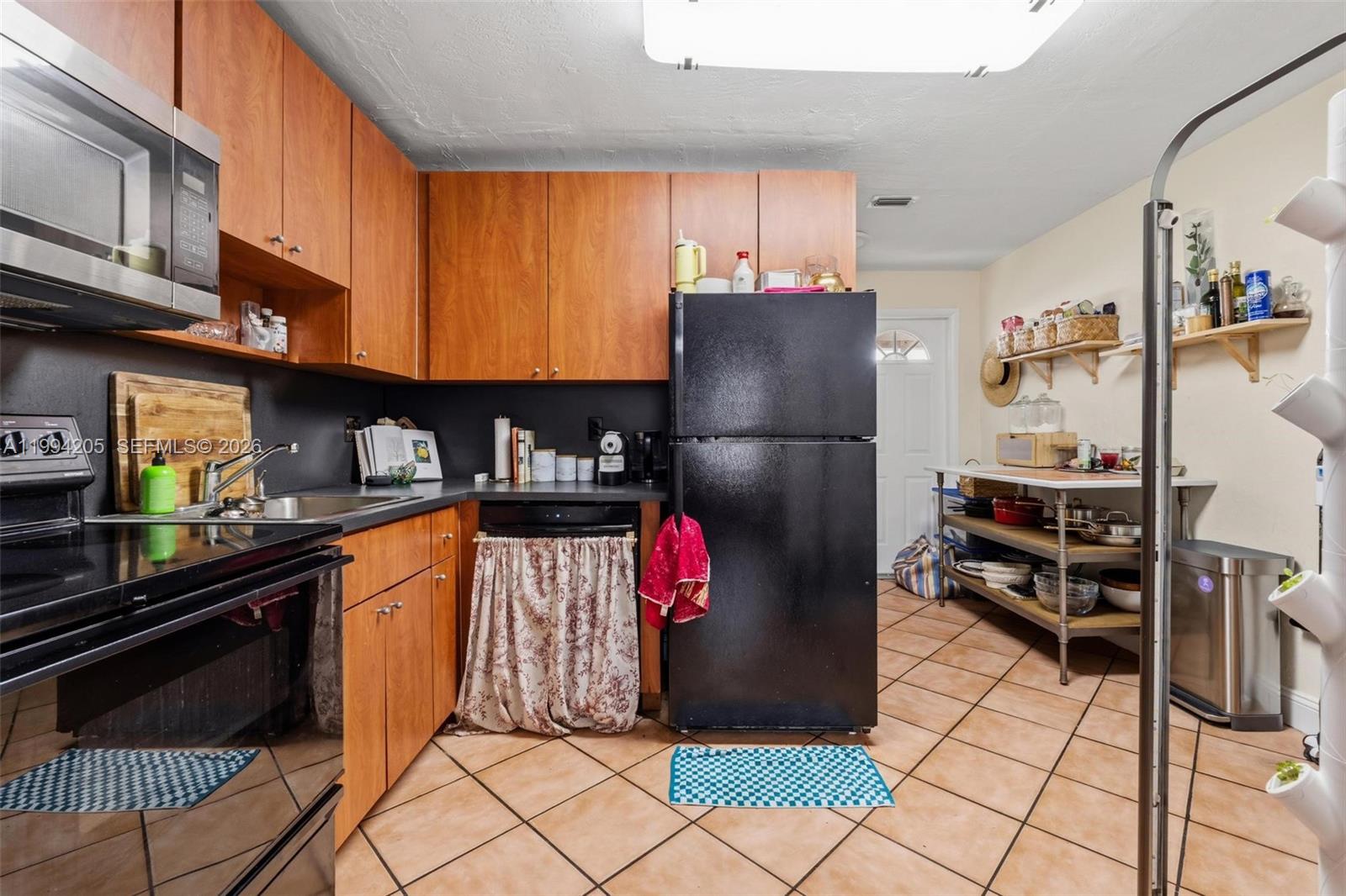 BISCAYNE REALTY COS - Residential Income