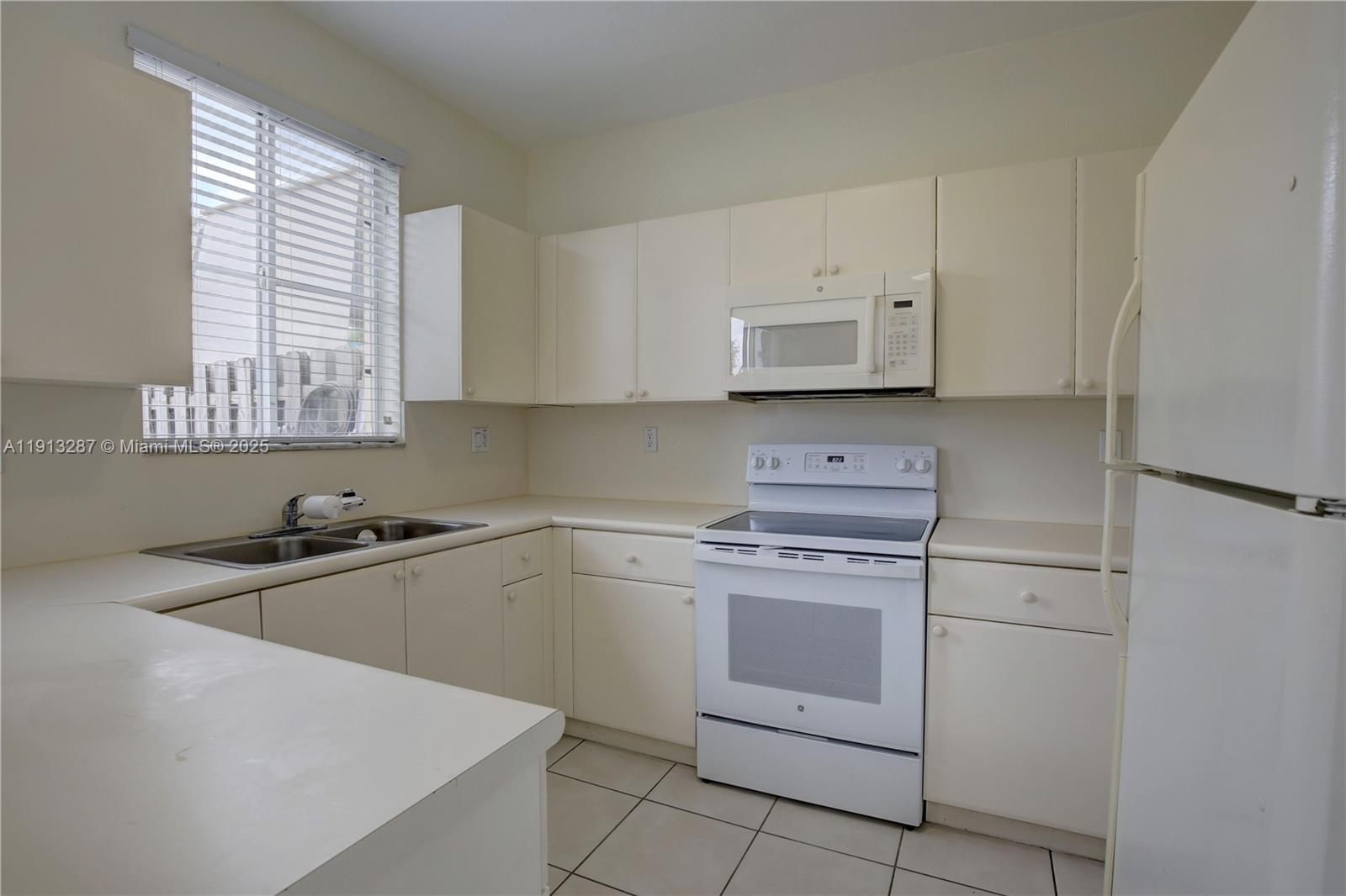 SHOMA VILLAS II AT COUNTR - Residential Lease