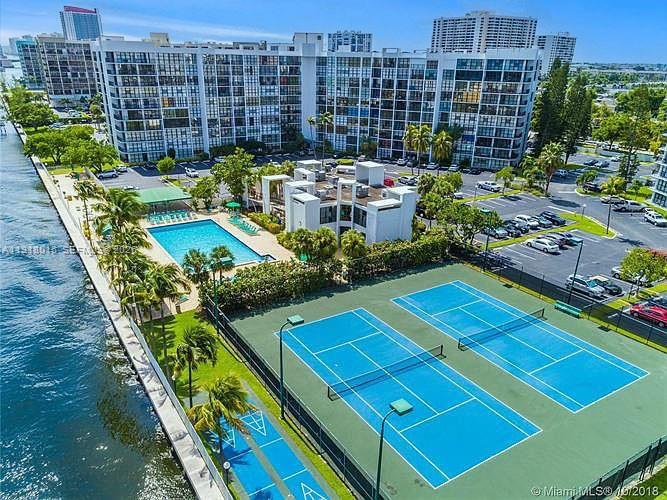 Luxury Intercoastal Living: Classic-Modern Apartment in a prime Hallandale Beach Location. 3 beds, 2 baths apartment that offers a perfect blend of classic-modern design and resort style amenities. Wake up to an unobstructed east and west views from floor to ceiling windows and your private wrap around balcony. This home offers an open, ample layout creating a comfortable space ideal for sharing. 5 Star Resort Amenities; Pool and Jacuzzi overlooking the intercoastal, steam room, library, Gym,Tennis Court and a Designated BBQ zone. Unbeatable Location! Walking distance to supermarkets, restaurants and much more. Free daily transportation services to the beach and around the city.
