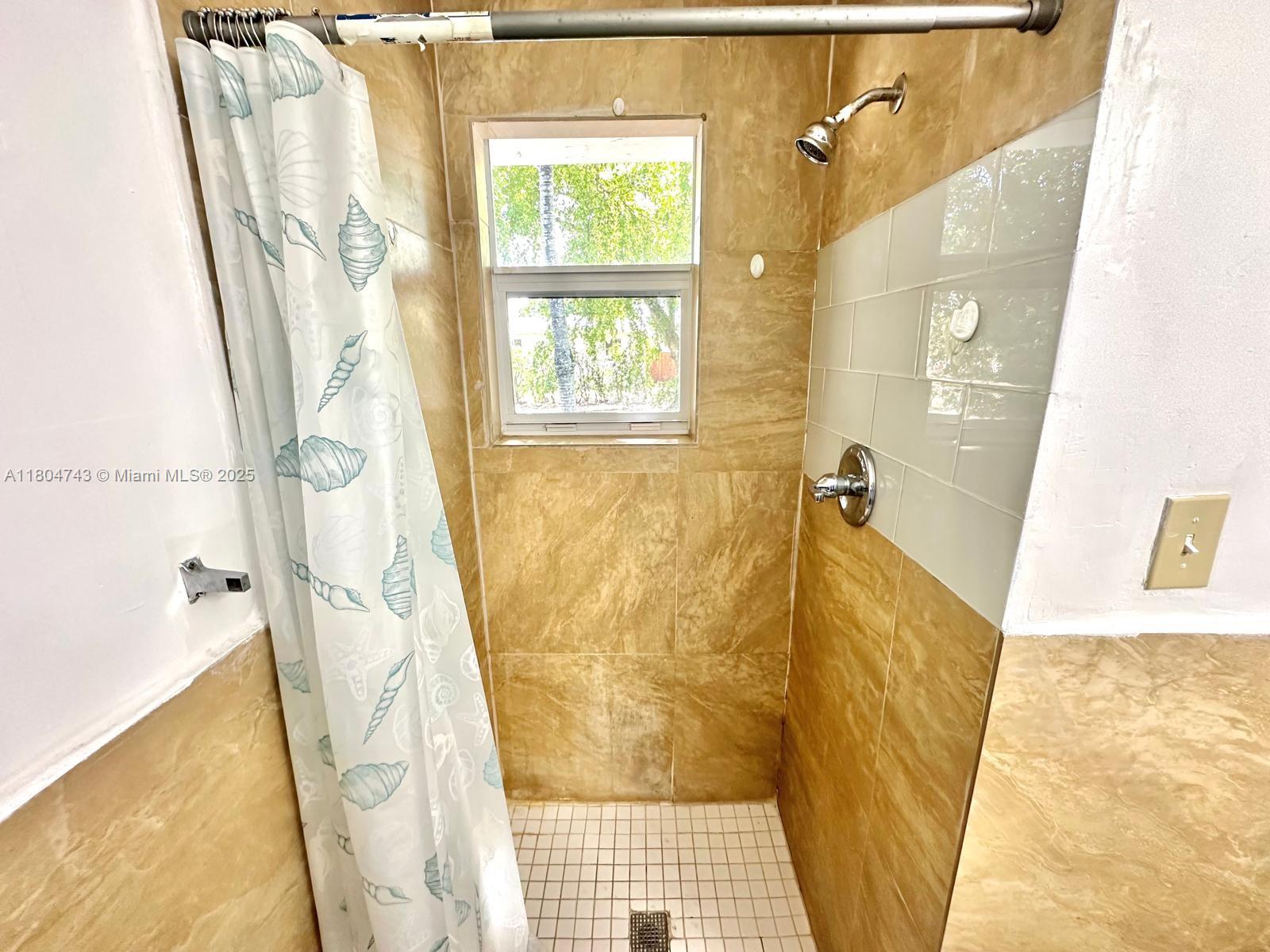 HOLLYWOOD SOUTH SIDE ADD - Residential Lease