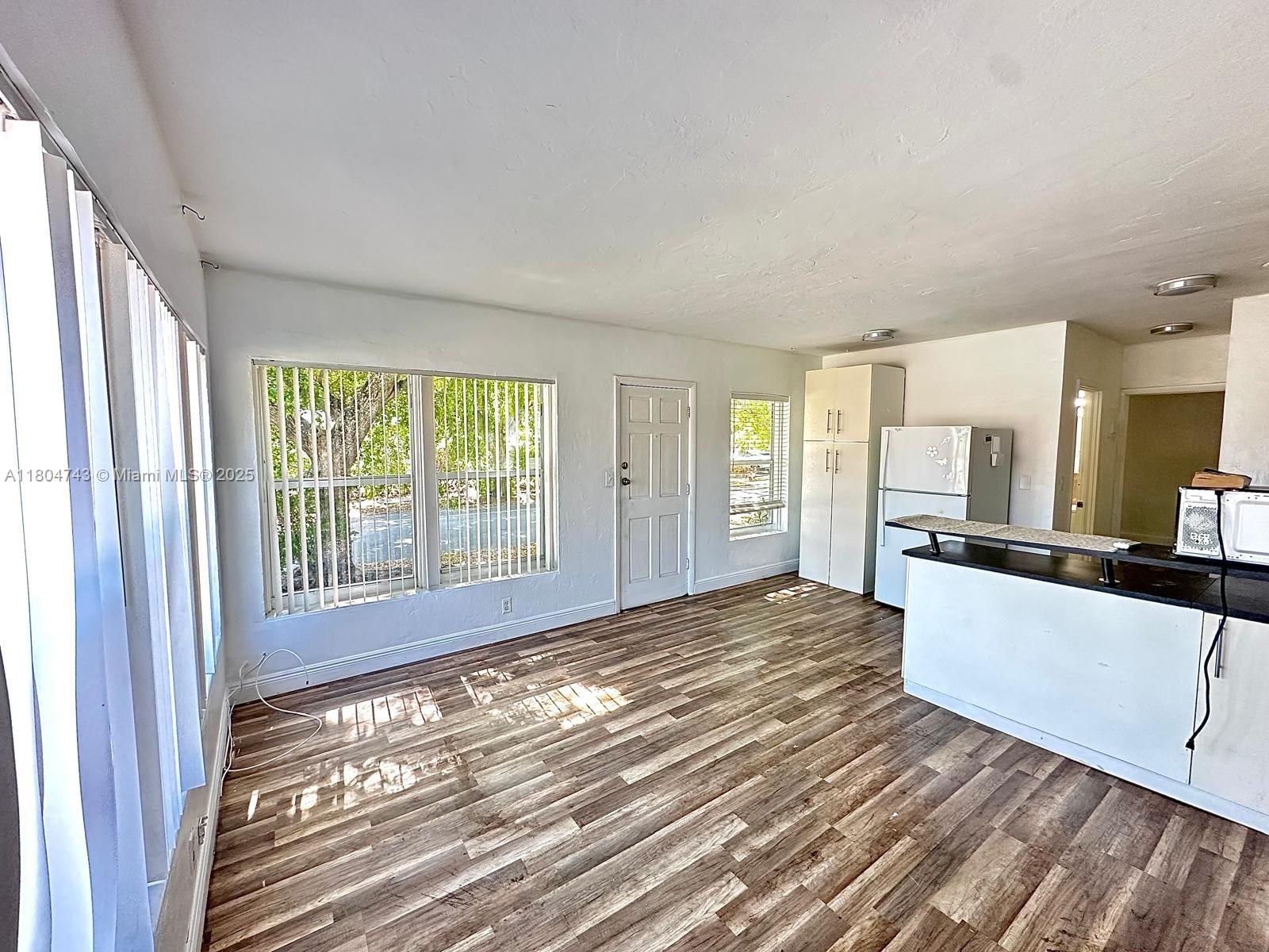 HOLLYWOOD SOUTH SIDE ADD - Residential Lease