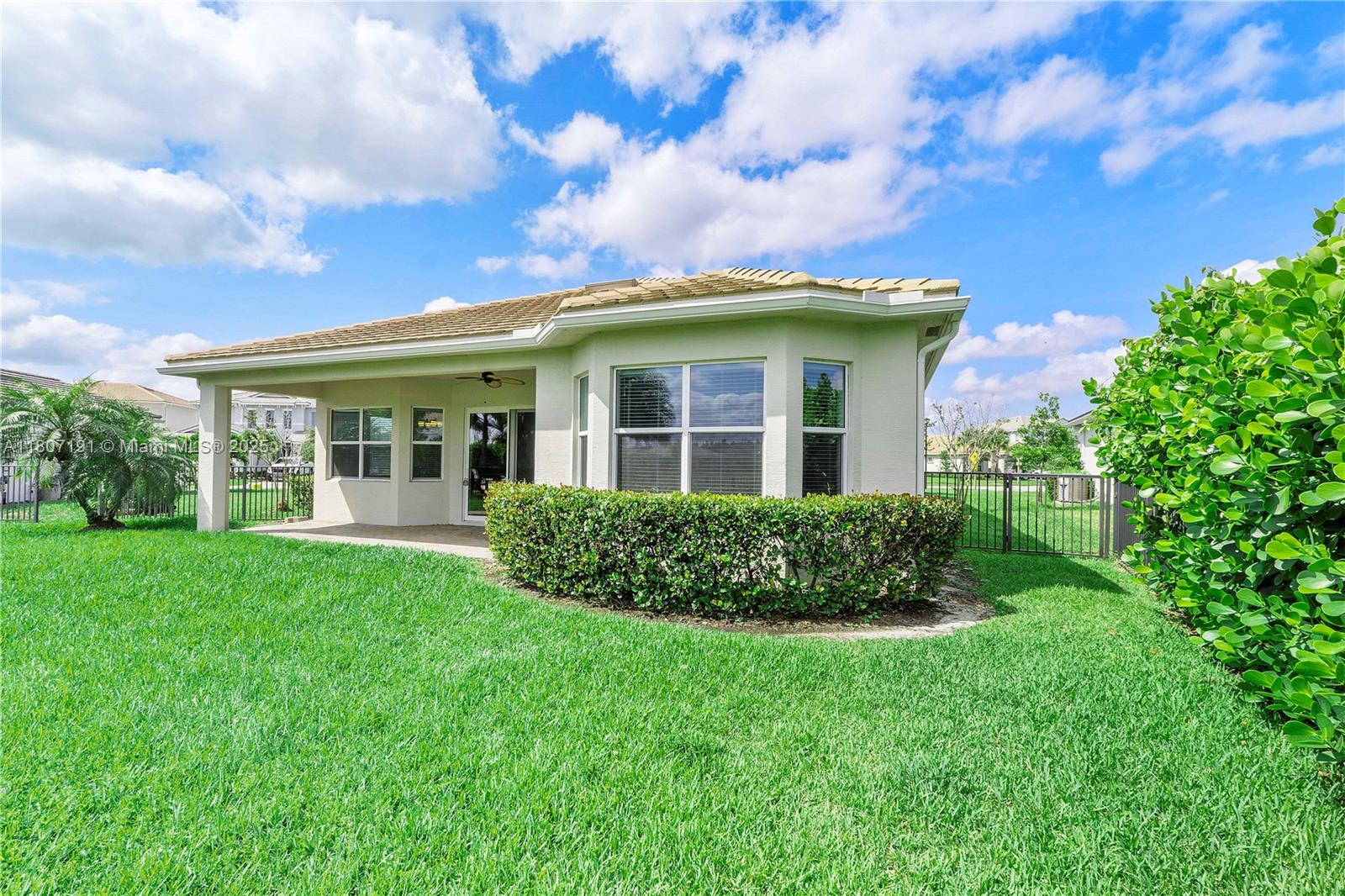 HAMMOCKS OF WESTLAKE - Residential Lease