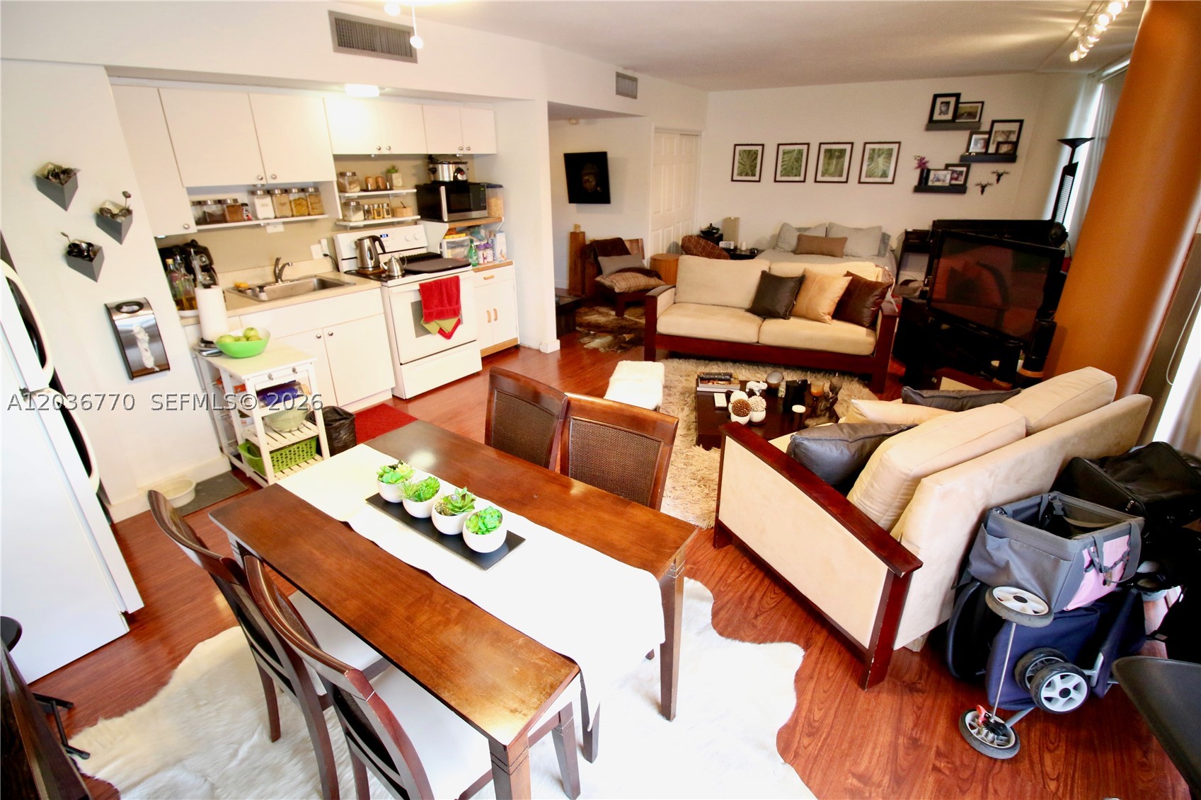 KING COLE CONDO - Residential Lease