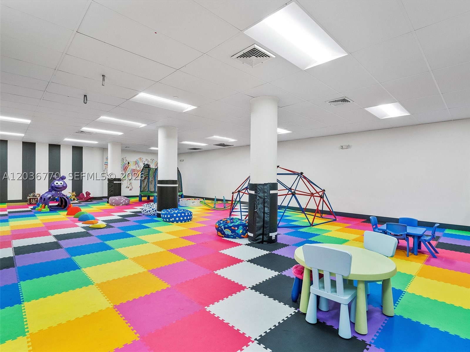 KING COLE CONDO - Residential Lease