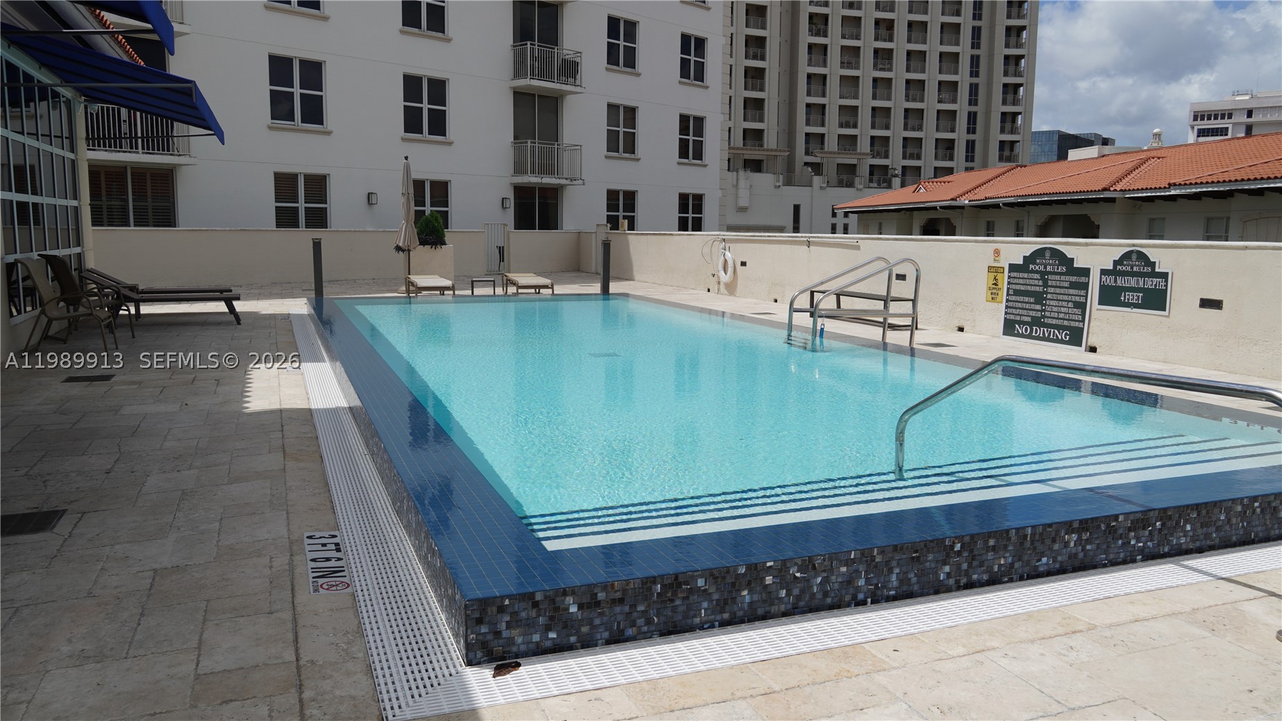 THE MINORCA CONDO - Residential