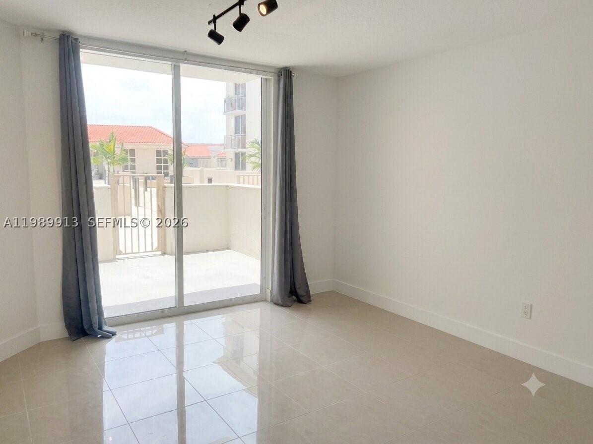 THE MINORCA CONDO - Residential