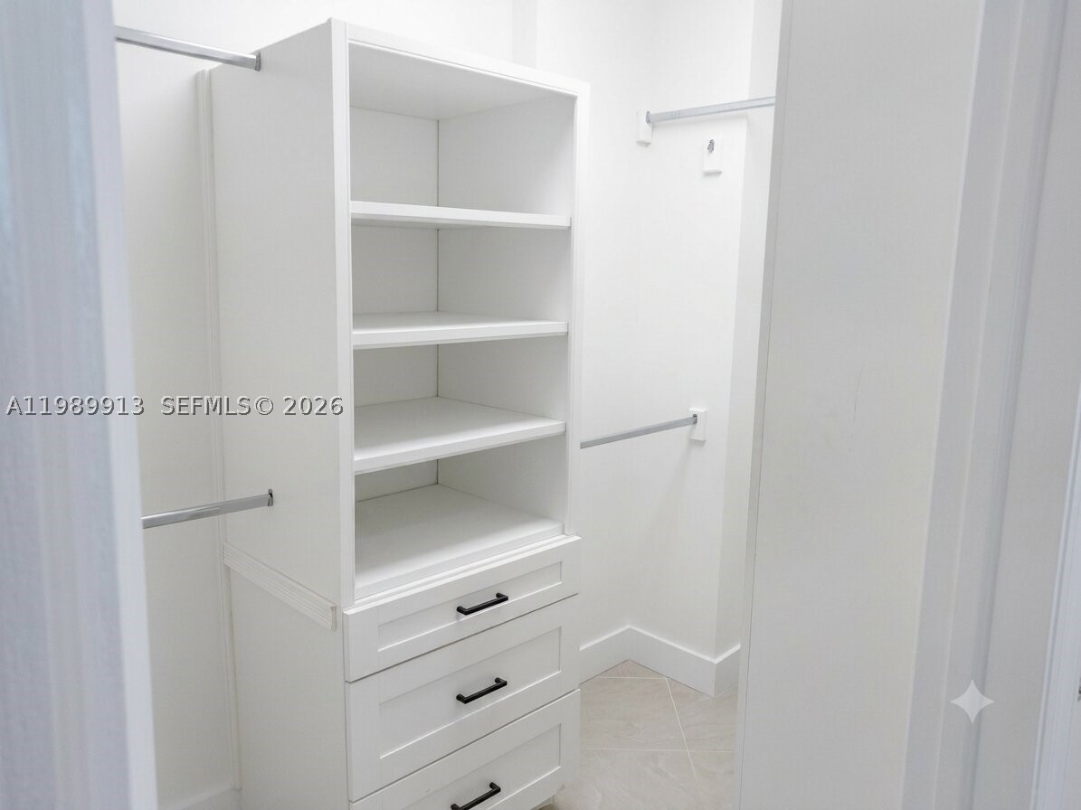 THE MINORCA CONDO - Residential