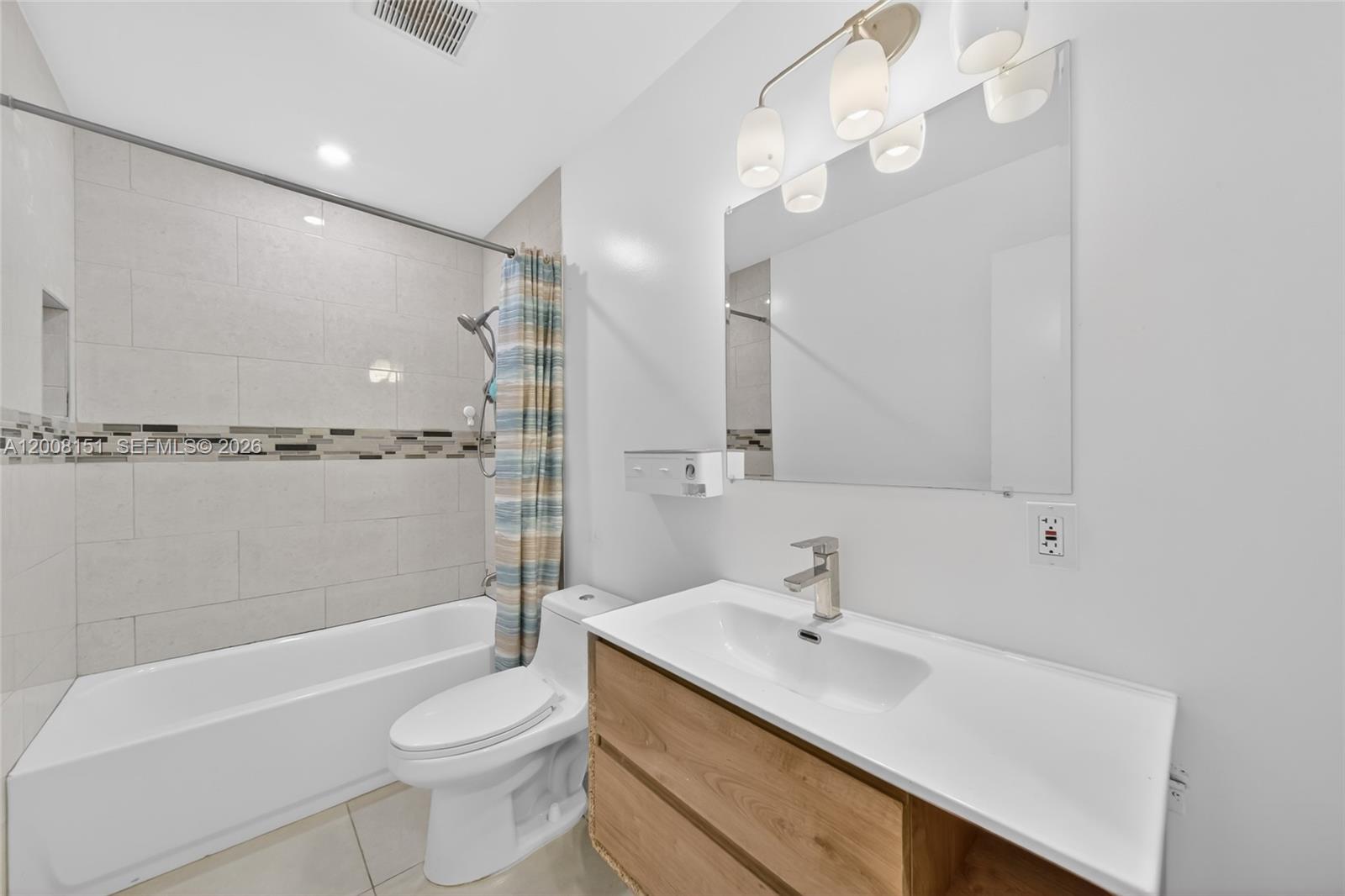 LAKE PARK MANOR REPLAT - Residential