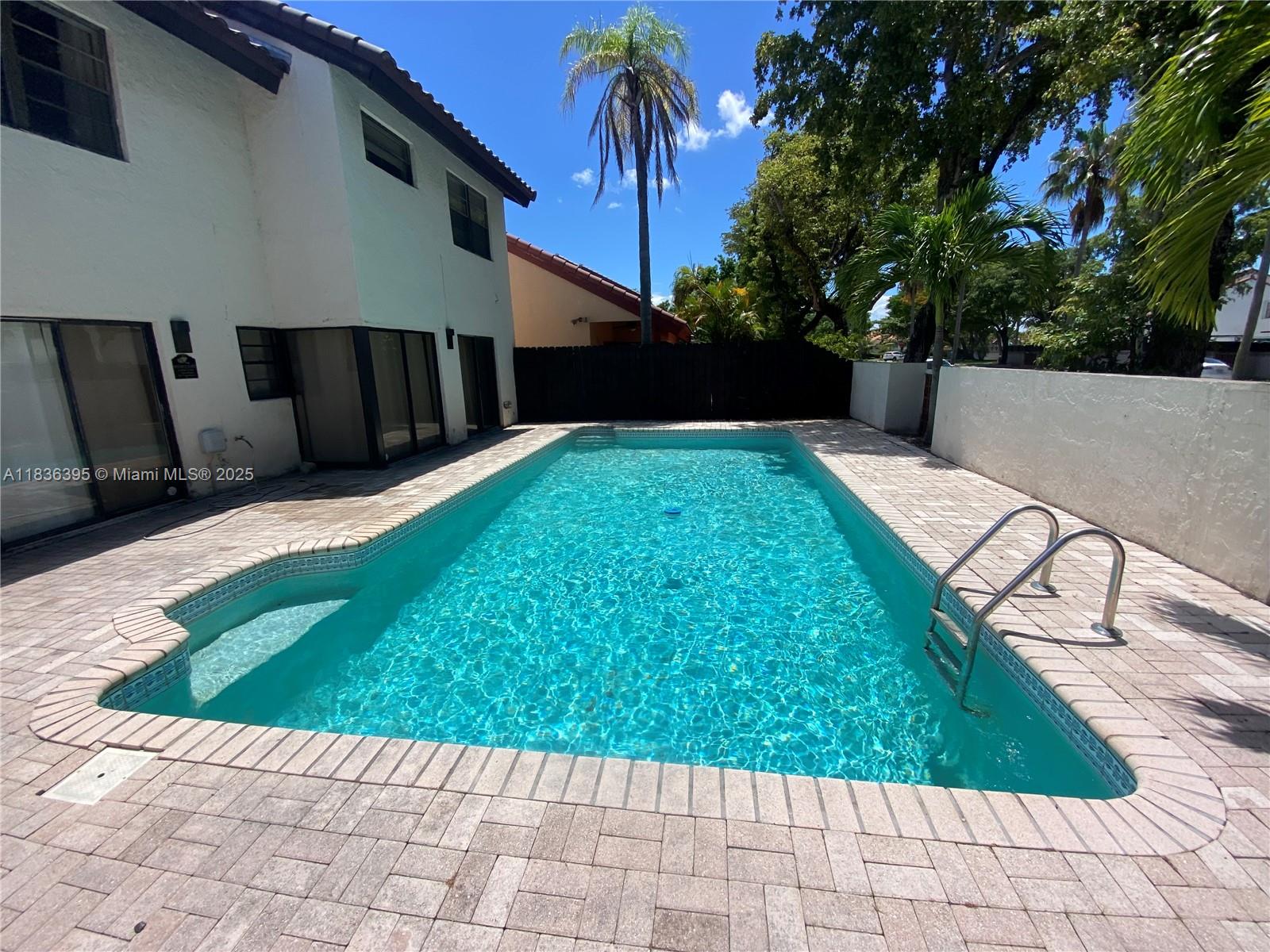 Beautifully located in the heart of Kendall, this spacious single-Family home, offers 4 bedrooms and 2.5 bathrooms, conveniently situated near top rated schools, shopping centers, and the Miccosukee Golf Country Club, this property provides both confort and accessibly.