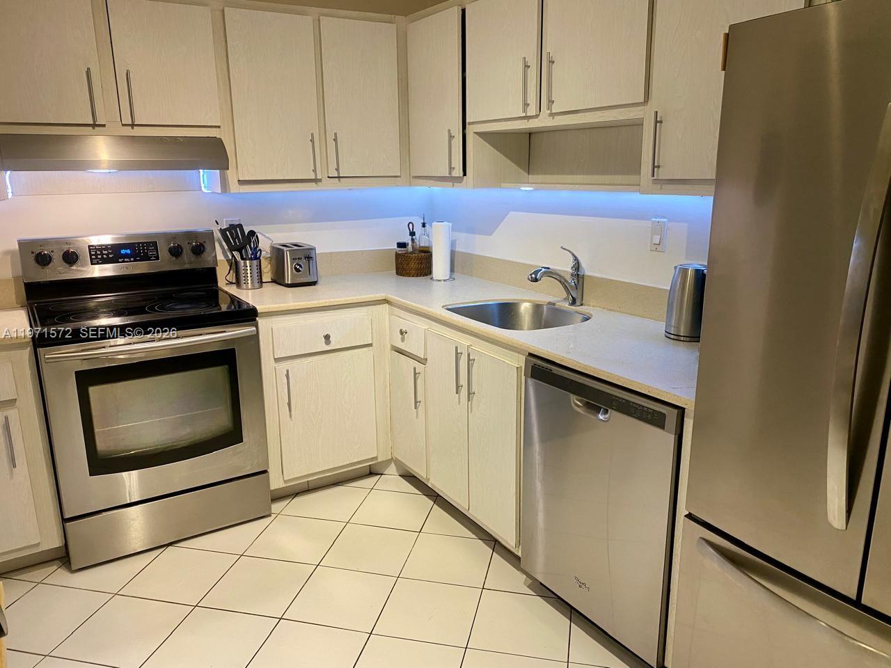 ARLEN HOUSE EAST CONDO - Residential