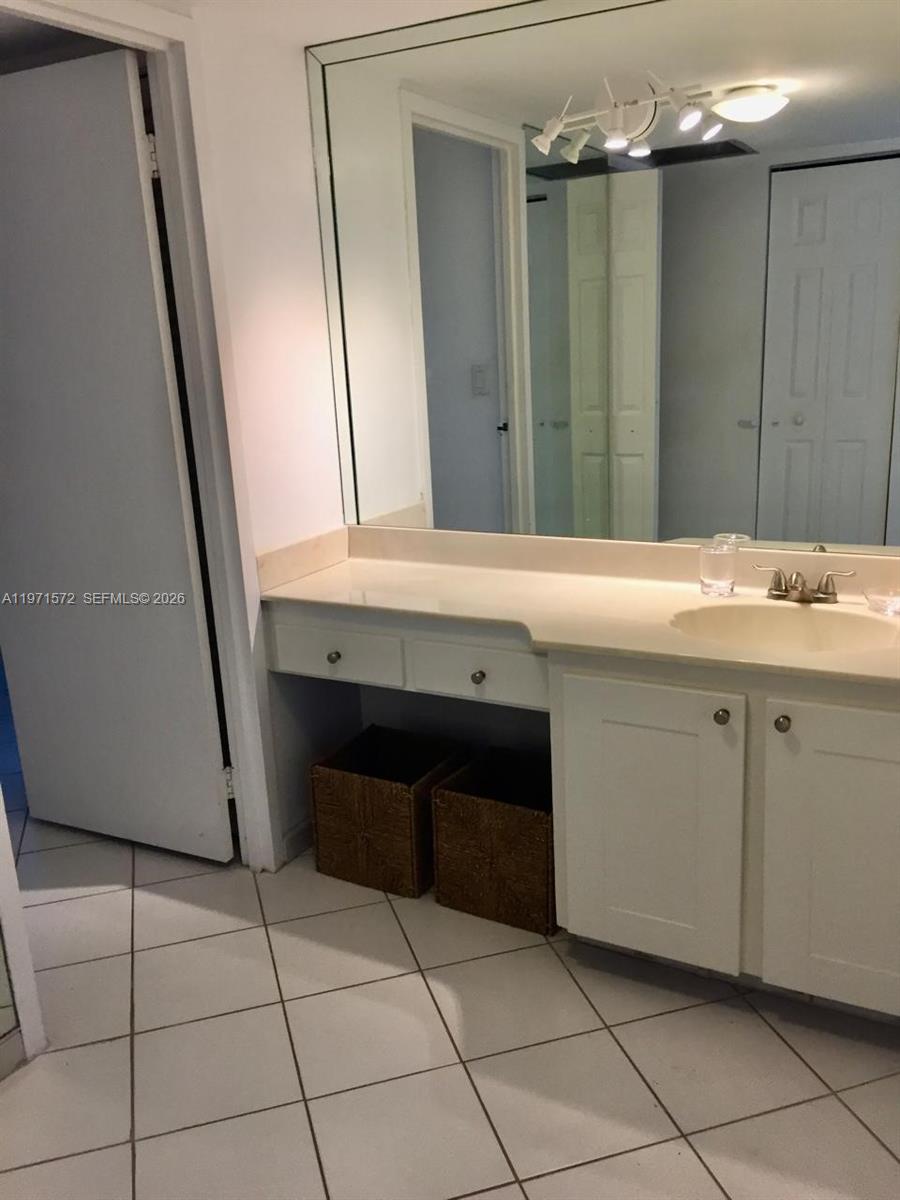 ARLEN HOUSE EAST CONDO - Residential