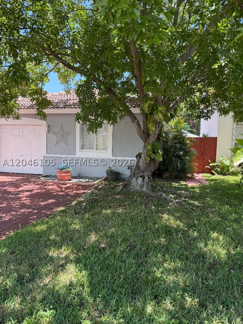 SPANISH LAKES 1ST ADDN - Residential