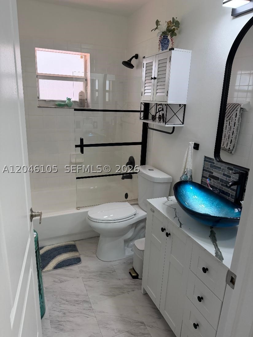 SPANISH LAKES 1ST ADDN - Residential