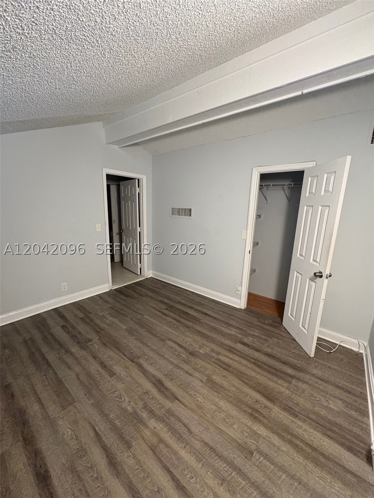 ORCHARD LAKE TOWN HOUSES - Residential