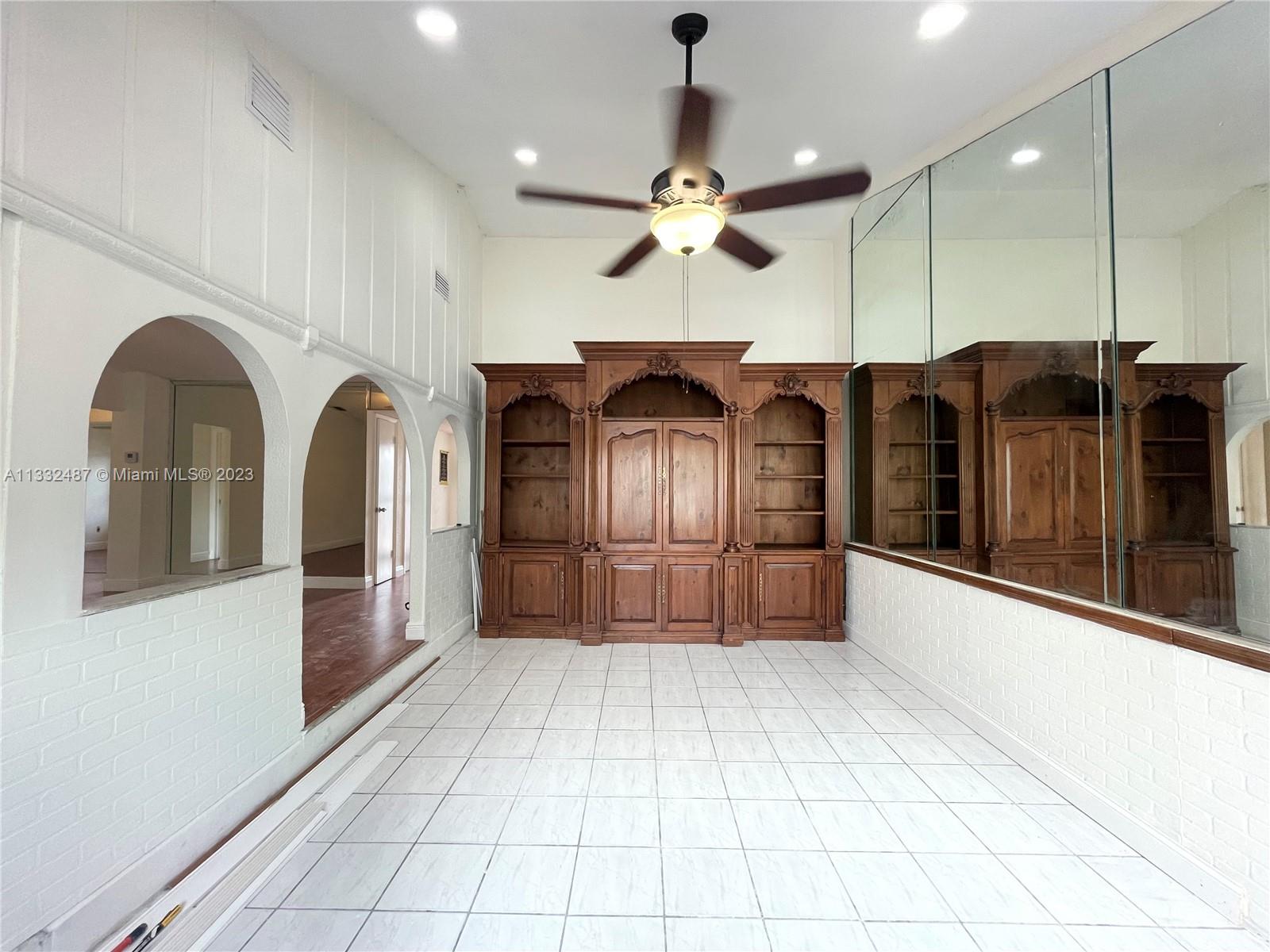 LAKEWOOD ON THE GREEN SEC - Residential Lease