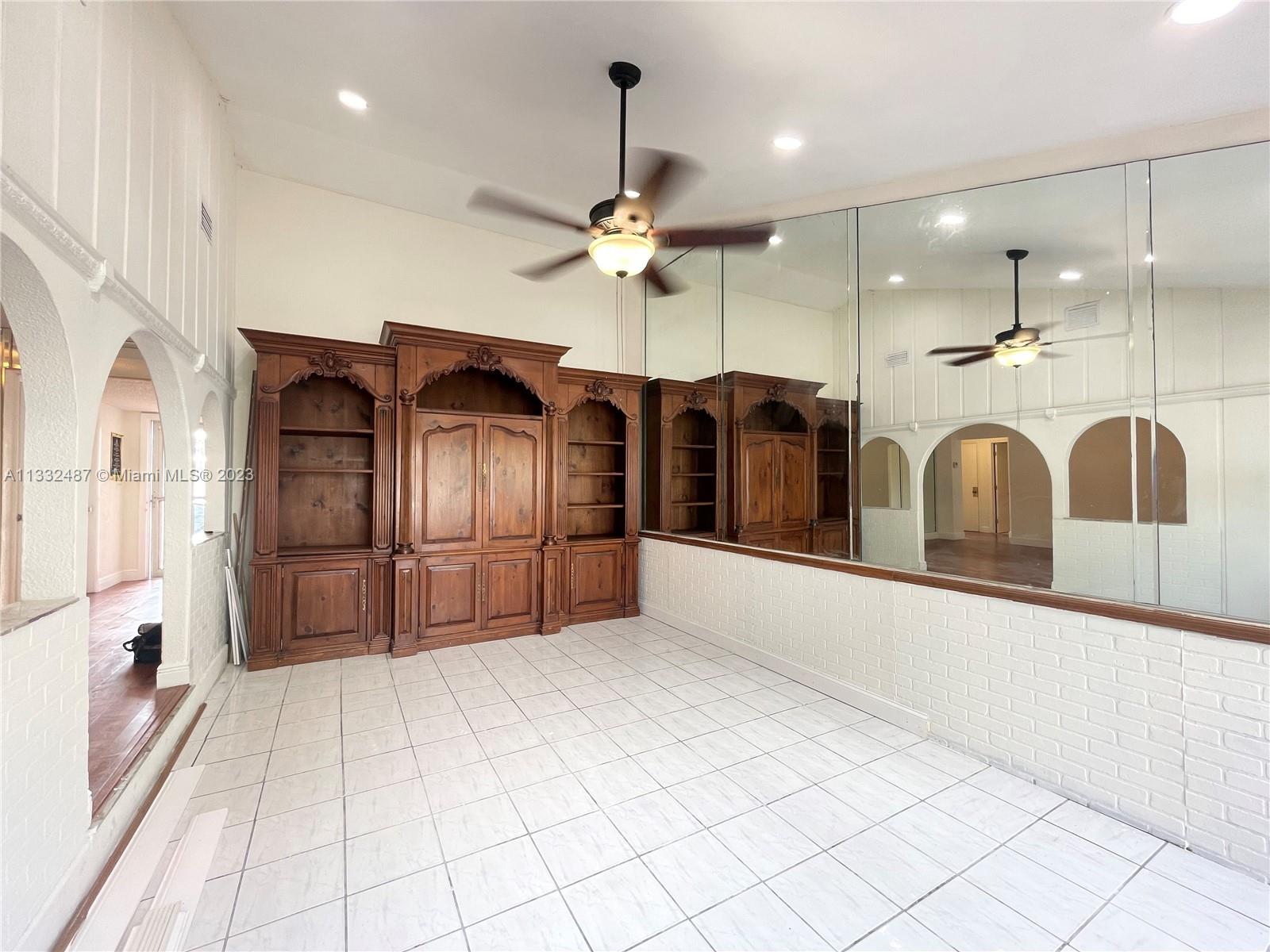 LAKEWOOD ON THE GREEN SEC - Residential Lease