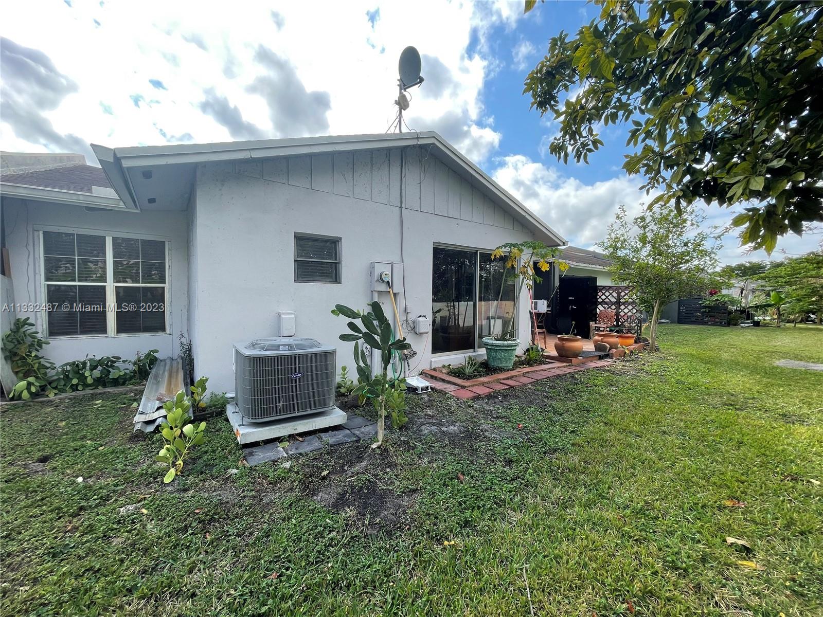 LAKEWOOD ON THE GREEN SEC - Residential Lease