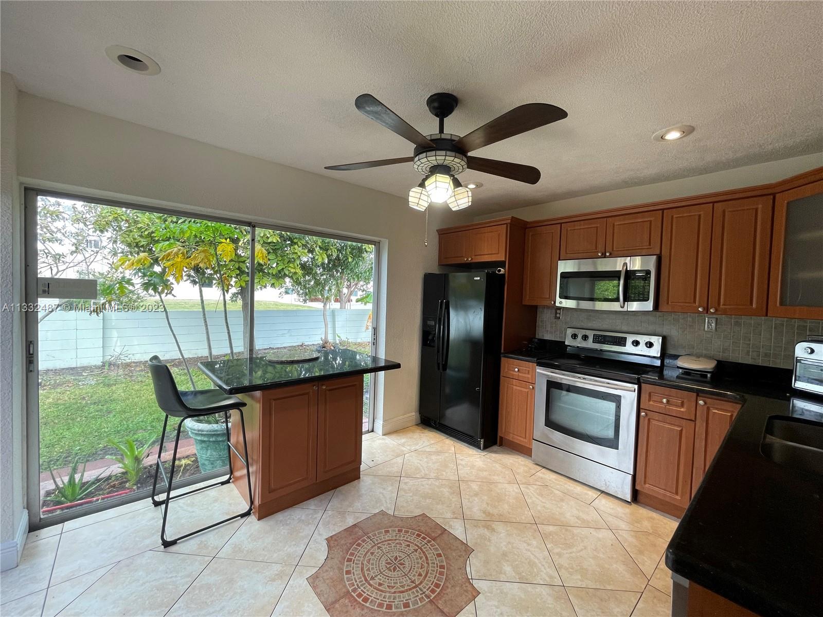 LAKEWOOD ON THE GREEN SEC - Residential Lease
