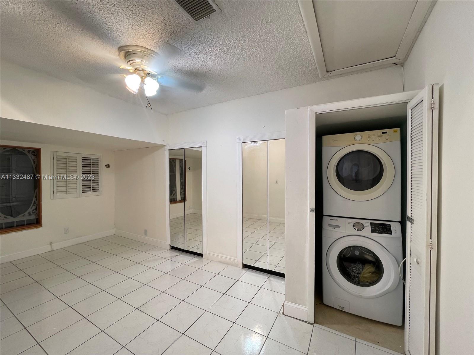 LAKEWOOD ON THE GREEN SEC - Residential Lease