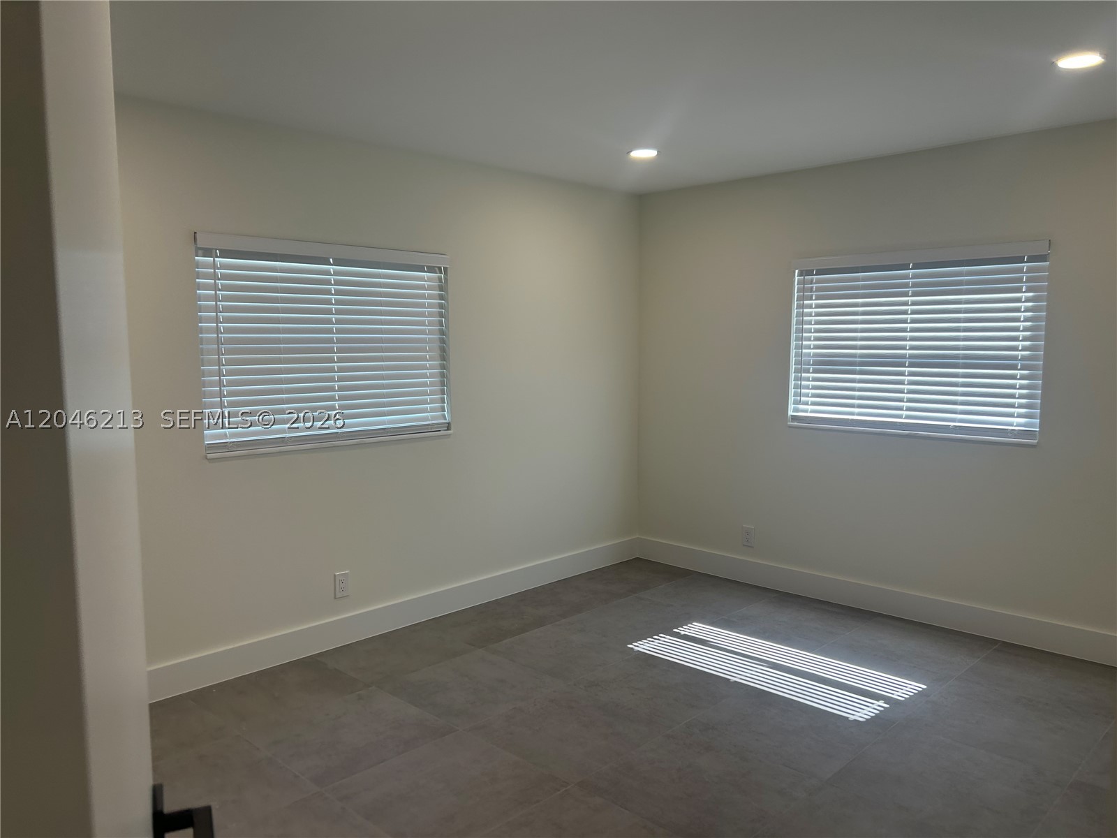 SANDALFOOT COVE SEC 4 - Residential Lease